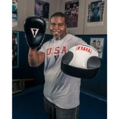 TITLE Classic Pro-Style Trainer's Mitts -Boxing Promotions Store cpstm