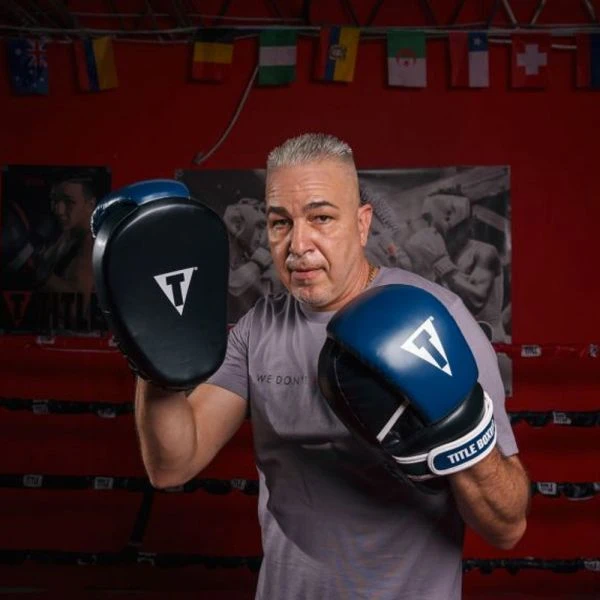 TITLE Boxing Dual Purpose Combo Punch Mitts 6 TITLE Boxing Dual Purpose Combo Punch Mitts - Image 4